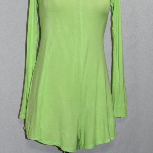 Green Cotton Romper (2) - Picture 3 of 10